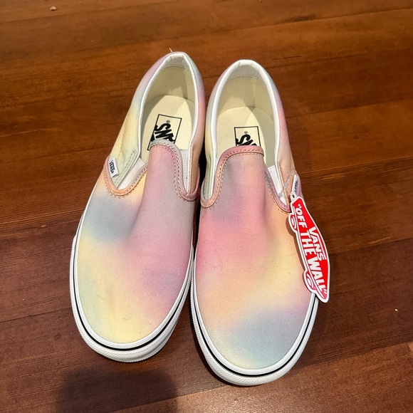 Vans - Picture 2 of 8
